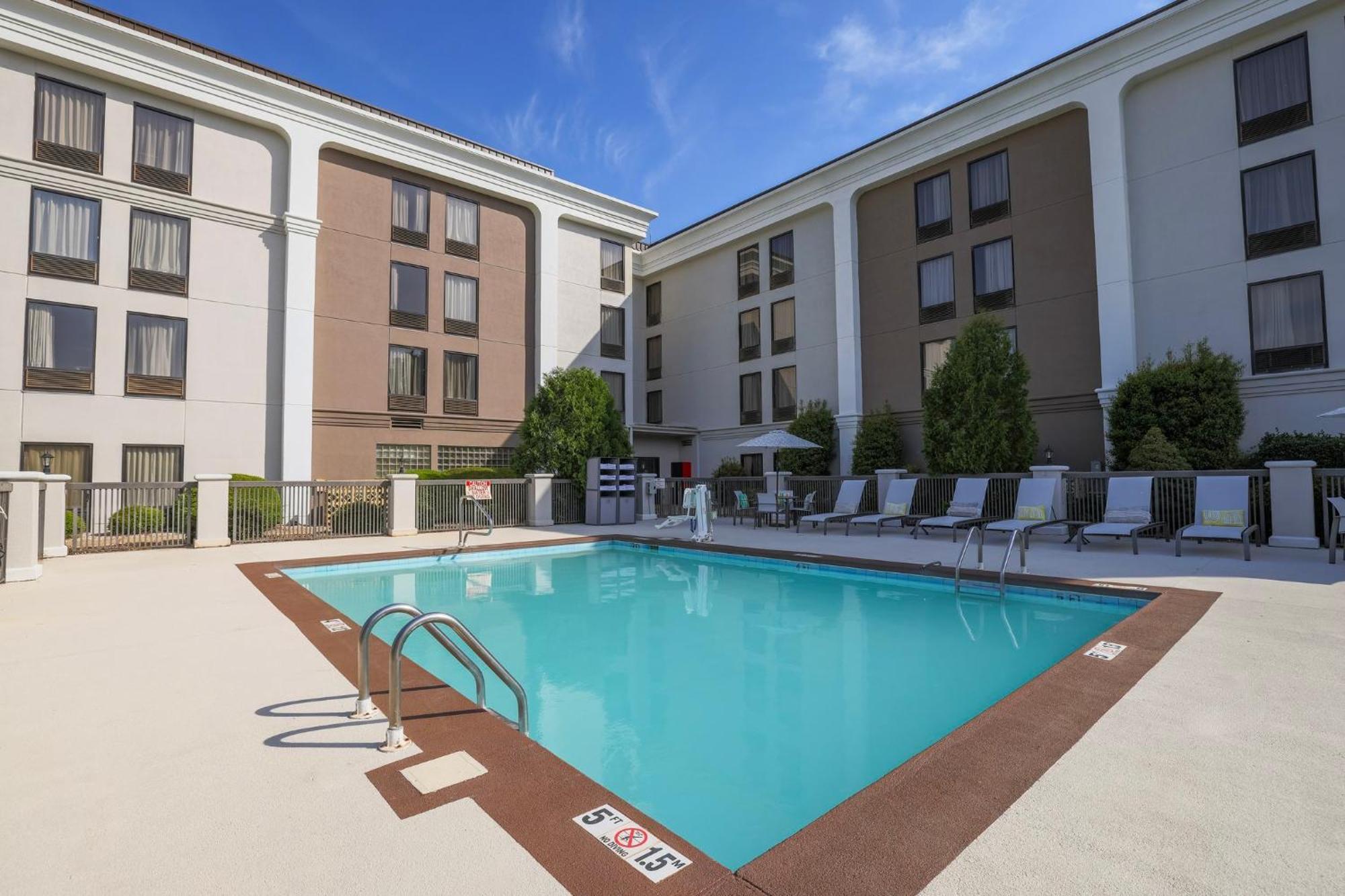 Holiday Inn Express Burlington By Ihg Luaran gambar