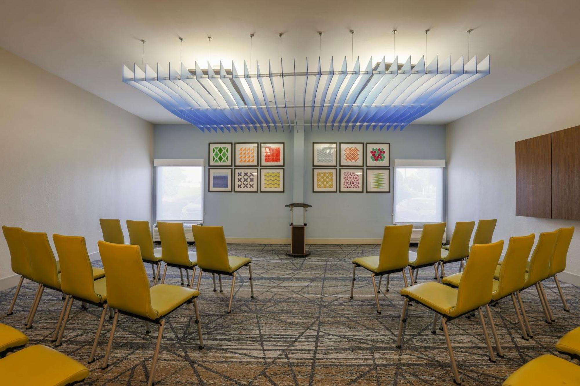 Holiday Inn Express Burlington By Ihg Luaran gambar