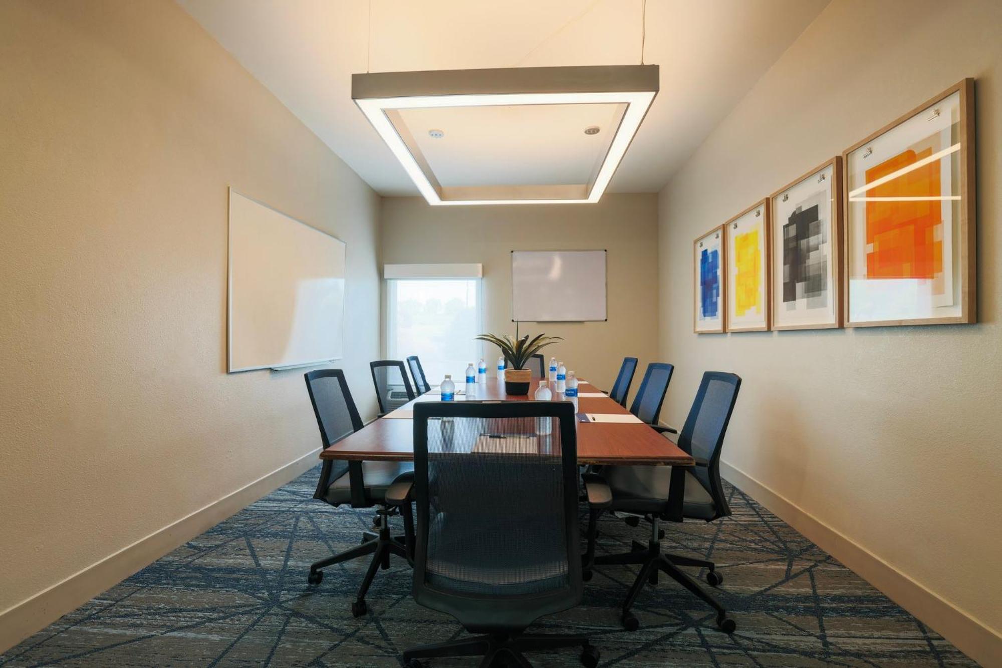 Holiday Inn Express Burlington By Ihg Luaran gambar