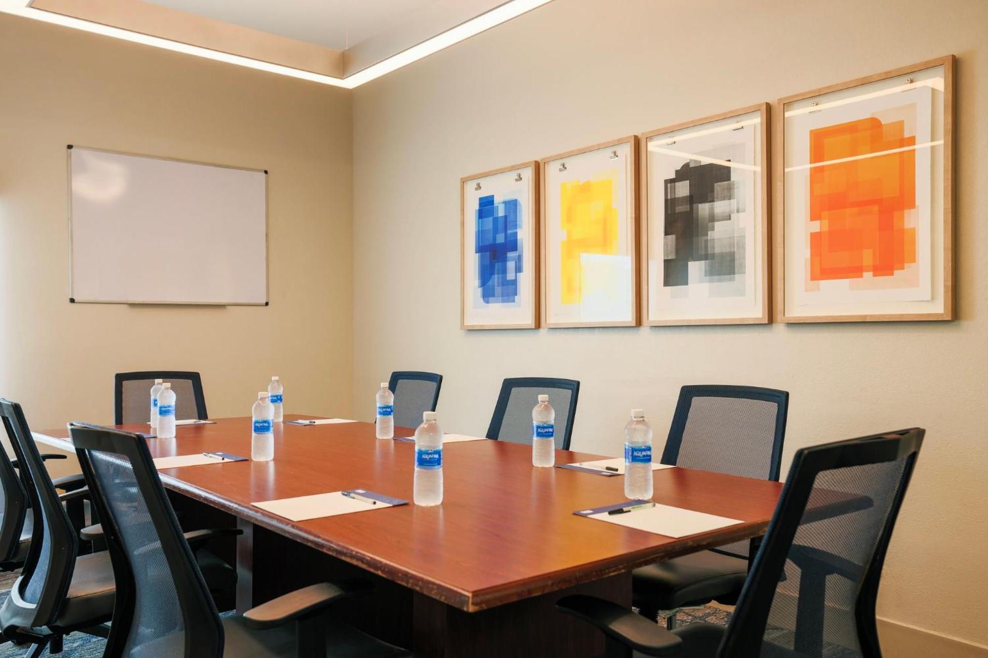 Holiday Inn Express Burlington By Ihg Luaran gambar