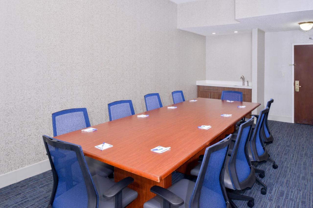 Holiday Inn Express Burlington By Ihg Luaran gambar