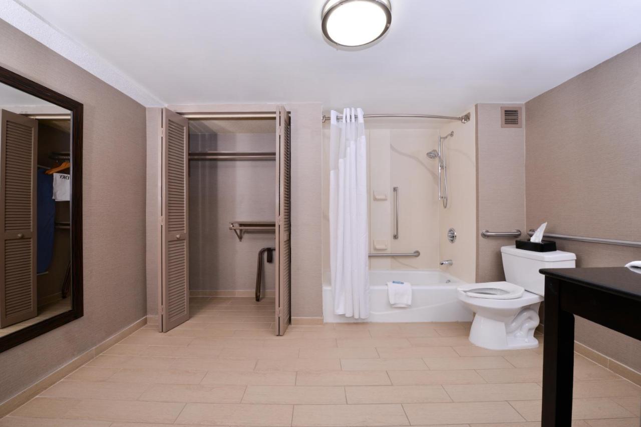 Holiday Inn Express Burlington By Ihg Luaran gambar