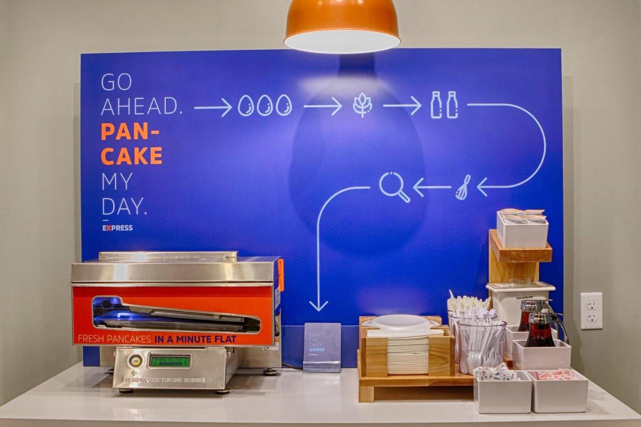 Holiday Inn Express Burlington By Ihg Luaran gambar