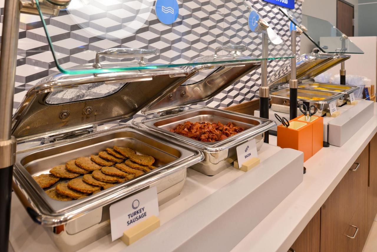 Holiday Inn Express Burlington By Ihg Luaran gambar